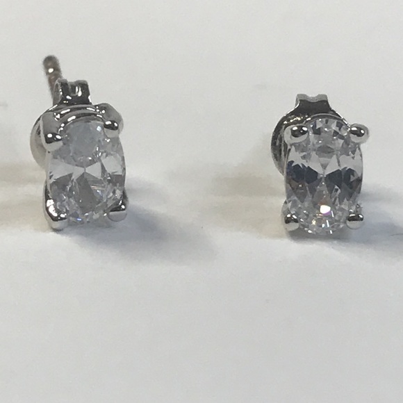 Martin James London synthetic diamond /rhinestone bracelet and earrings set - Picture 5 of 11